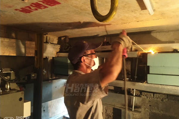 住戶室內(nèi)長期遭受電梯困擾，該如何解決？